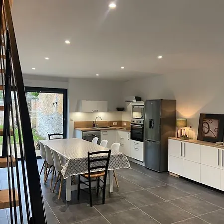 Les Prunelles Maison De Village De 4 A 8 Personnes * Précigné